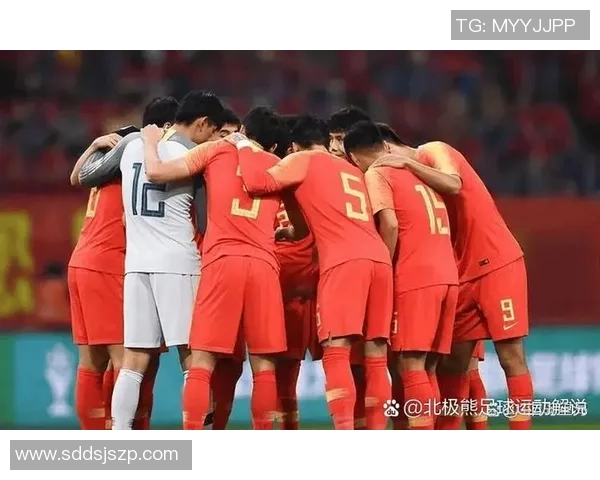 足球巨星告别赛场的最后时光：荣耀与泪水交织的告别之旅